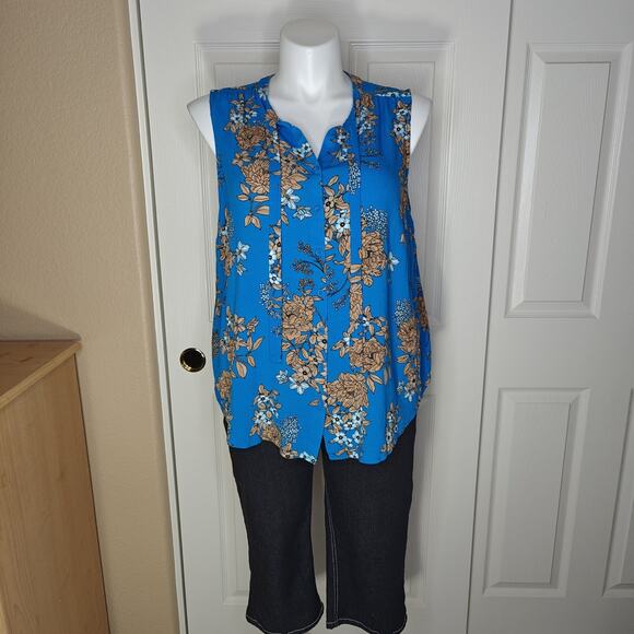 Torrid Crepe Tie-Front Floral Button-Up Sleeveless Top sz 3 - Picture 6 of 11